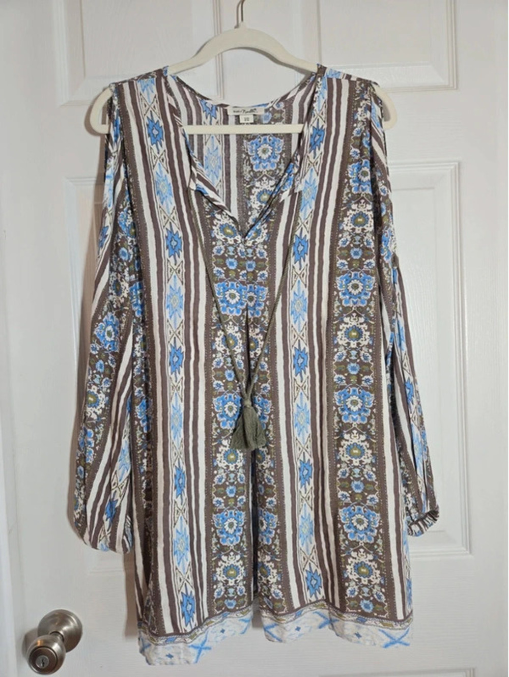 Simply Noelle blue brown open shoulder dress size small/medium.